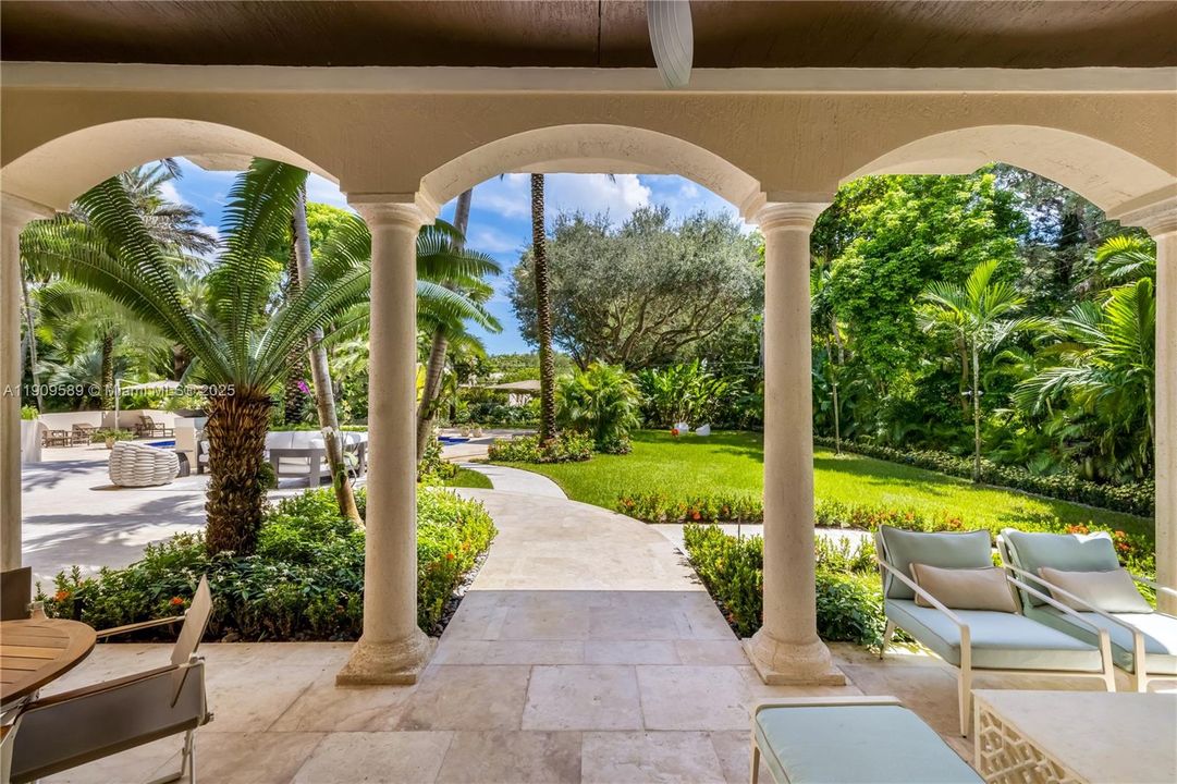 For Sale: $18,500,000 (9 beds, 8 baths, 9997 Square Feet)