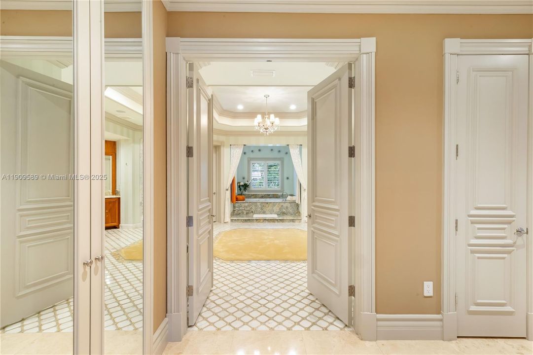 For Sale: $18,500,000 (9 beds, 8 baths, 9997 Square Feet)