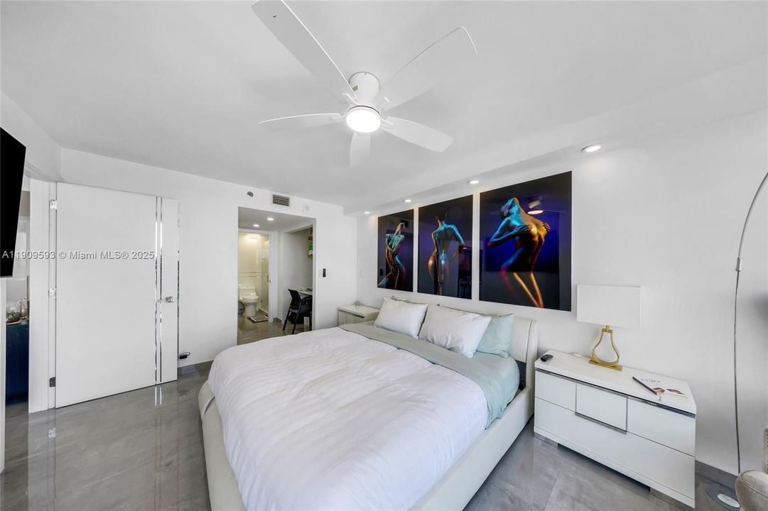 For Sale: $535,000 (2 beds, 2 baths, 1030 Square Feet)