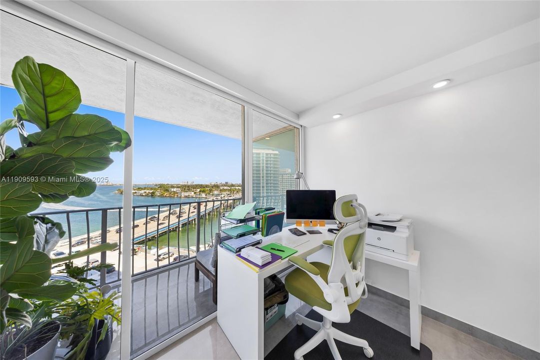 For Sale: $535,000 (2 beds, 2 baths, 1030 Square Feet)