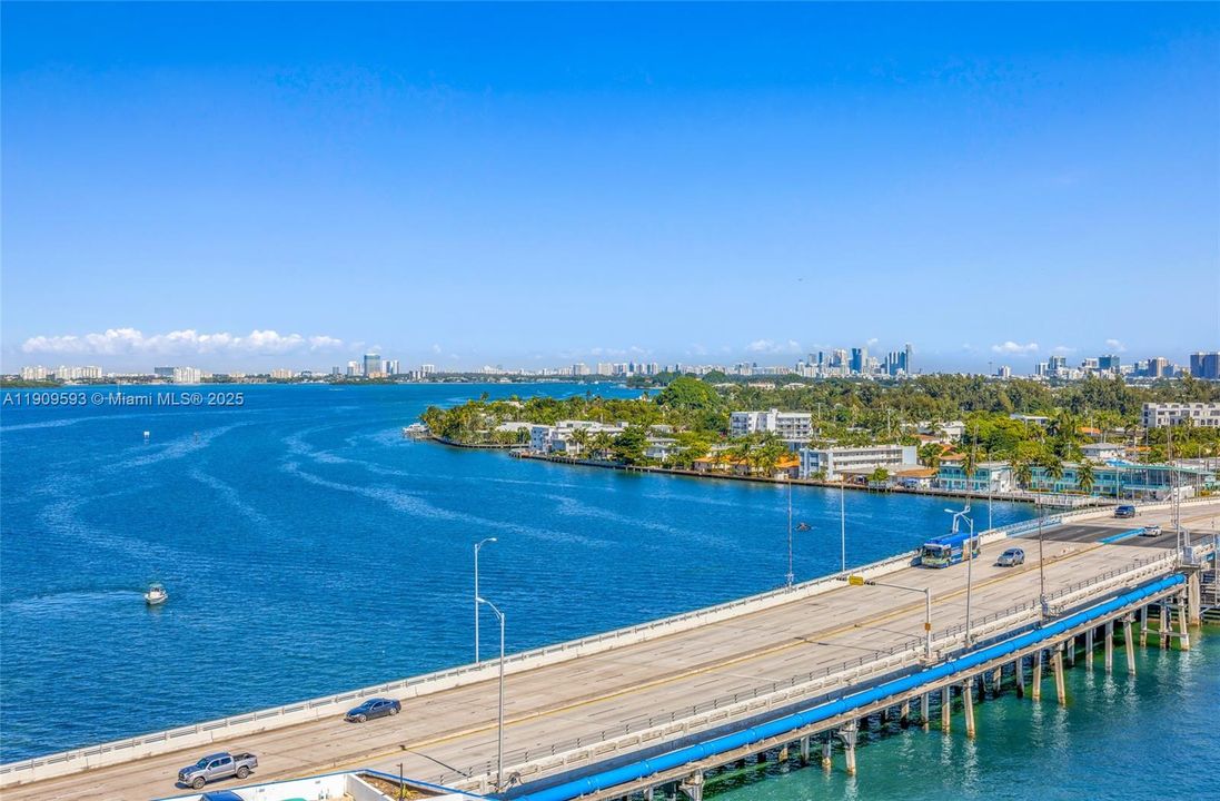 For Sale: $535,000 (2 beds, 2 baths, 1030 Square Feet)