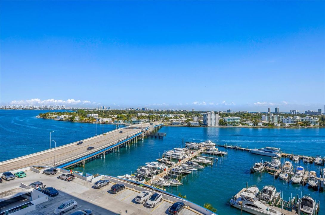 For Sale: $535,000 (2 beds, 2 baths, 1030 Square Feet)