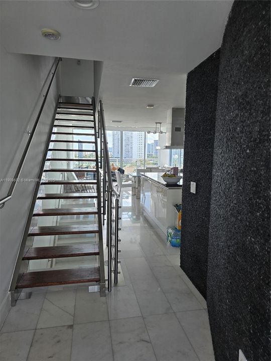 For Sale: $1,320,000 (3 beds, 4 baths, 2050 Square Feet)