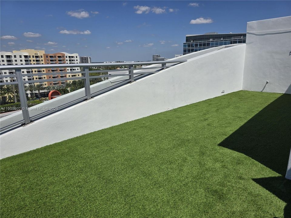 For Sale: $1,320,000 (3 beds, 4 baths, 2050 Square Feet)