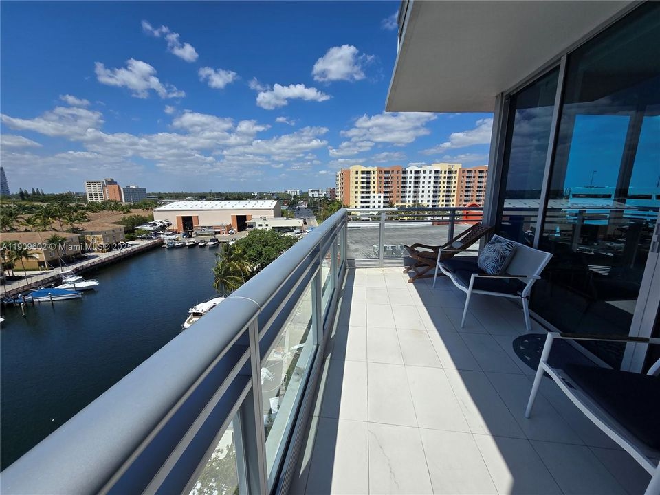 For Sale: $1,320,000 (3 beds, 4 baths, 2050 Square Feet)