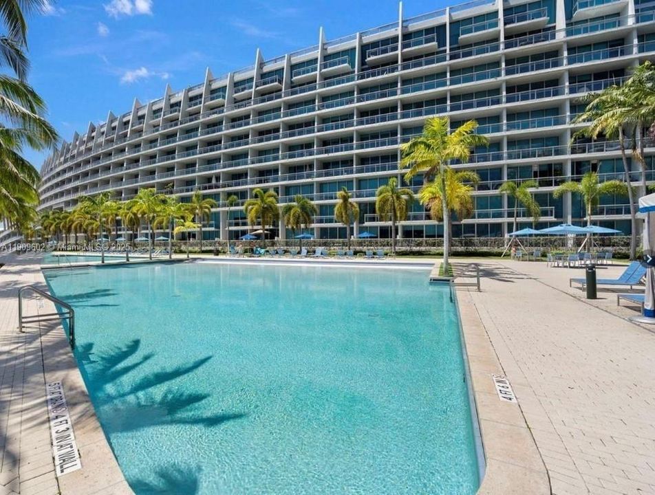 For Sale: $1,320,000 (3 beds, 4 baths, 2050 Square Feet)