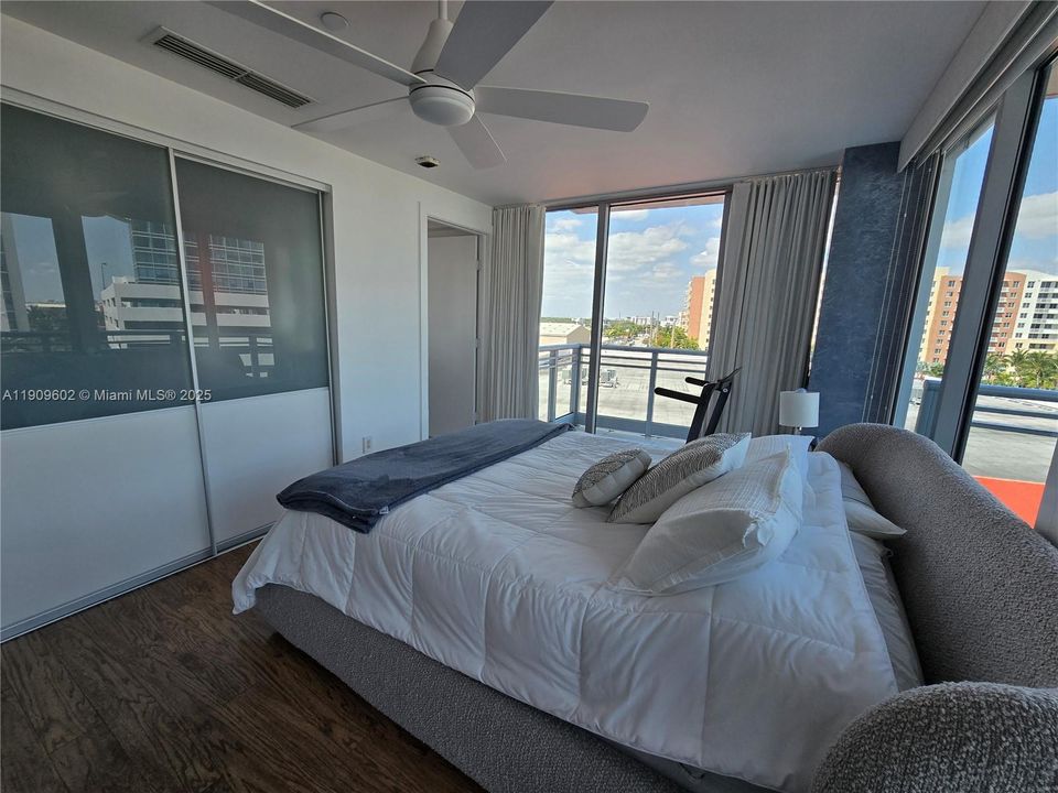 For Sale: $1,320,000 (3 beds, 4 baths, 2050 Square Feet)