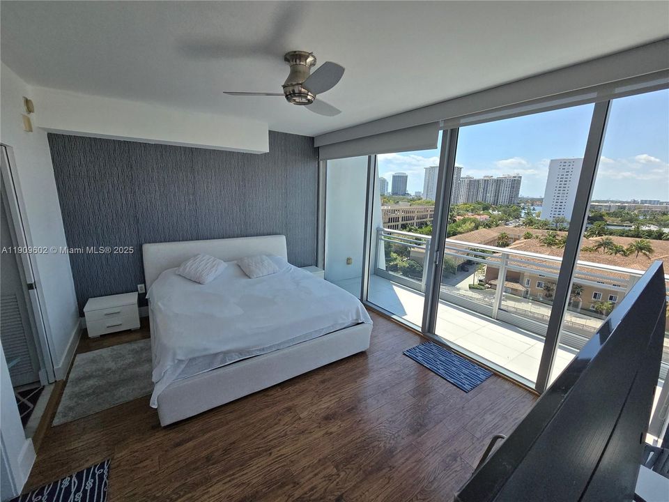 For Sale: $1,320,000 (3 beds, 4 baths, 2050 Square Feet)