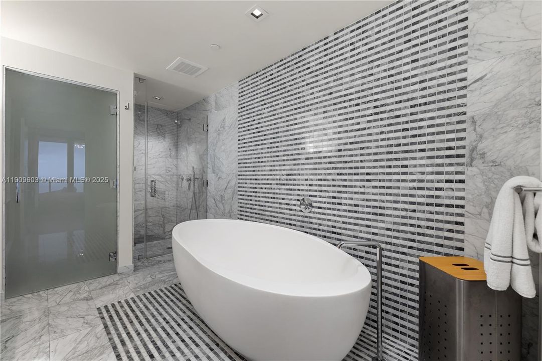 En Venta: $2,795,000 (3 camas, 4 baños, 2743 Pies cuadrados)