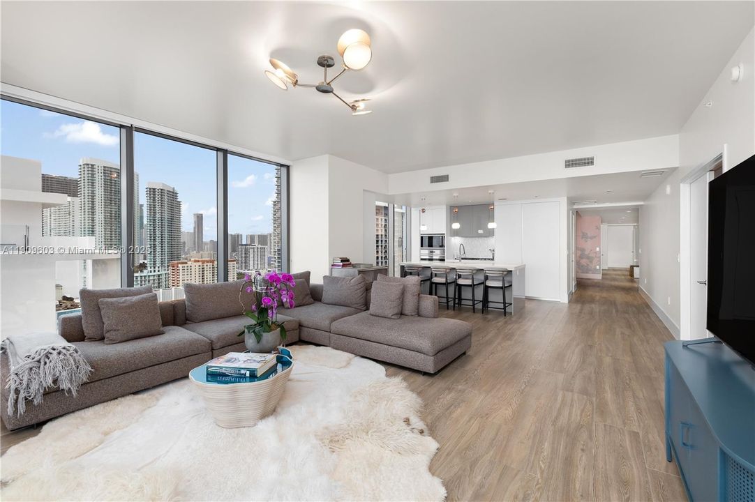 En Venta: $2,795,000 (3 camas, 4 baños, 2743 Pies cuadrados)