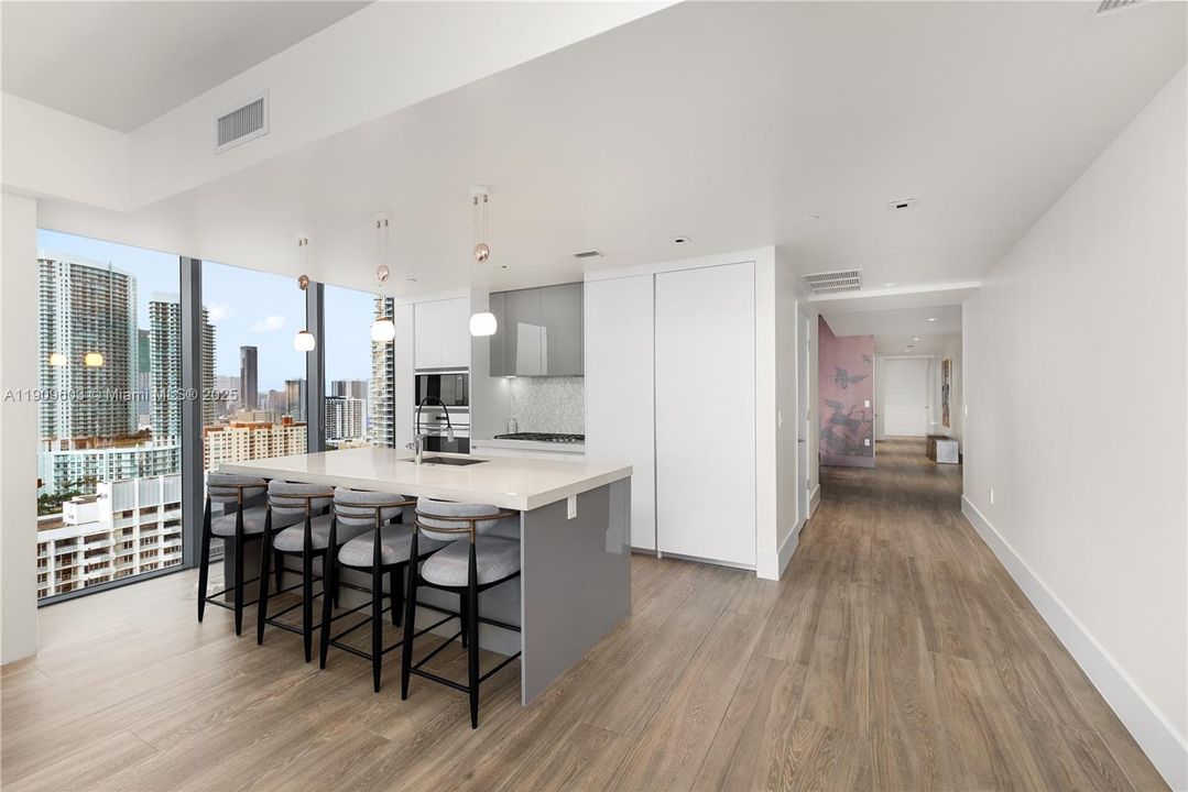 En Venta: $2,795,000 (3 camas, 4 baños, 2743 Pies cuadrados)