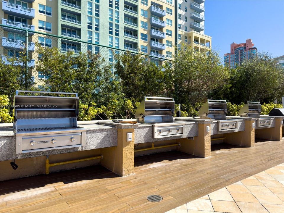 Active With Contract: $6,500 (2 beds, 2 baths, 1130 Square Feet)