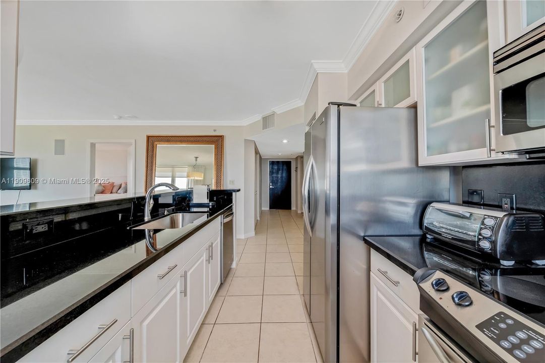 Active With Contract: $6,500 (2 beds, 2 baths, 1130 Square Feet)