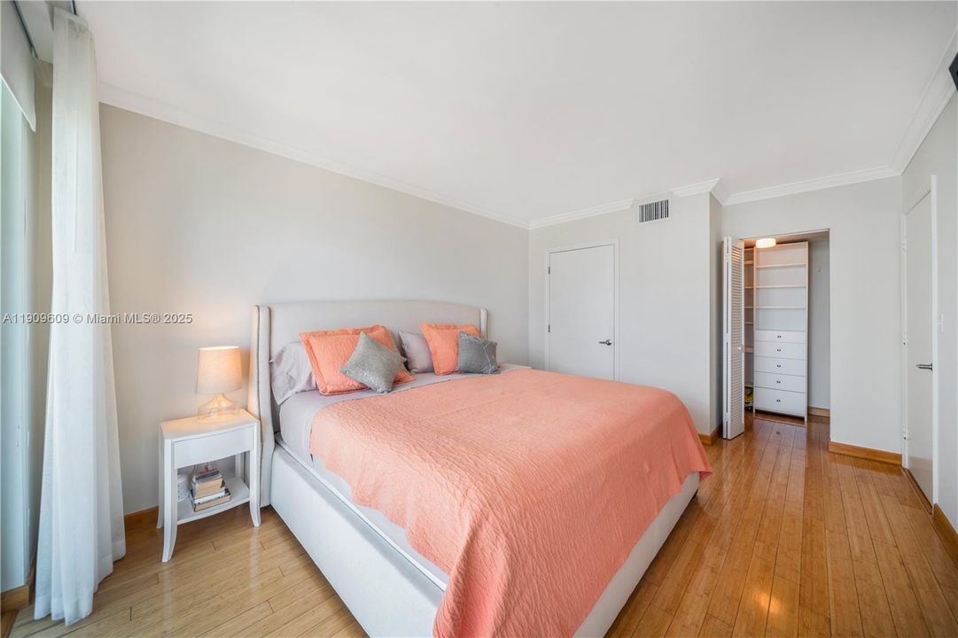 Active With Contract: $6,500 (2 beds, 2 baths, 1130 Square Feet)