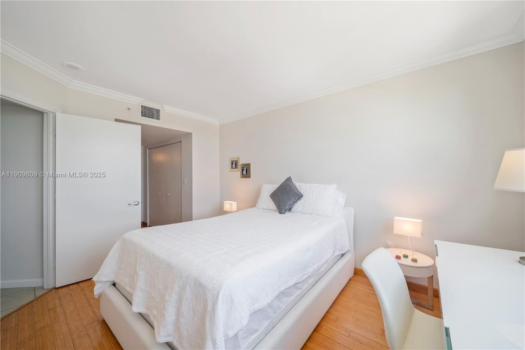Active With Contract: $6,500 (2 beds, 2 baths, 1130 Square Feet)