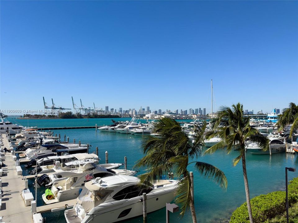 Active With Contract: $6,500 (2 beds, 2 baths, 1130 Square Feet)