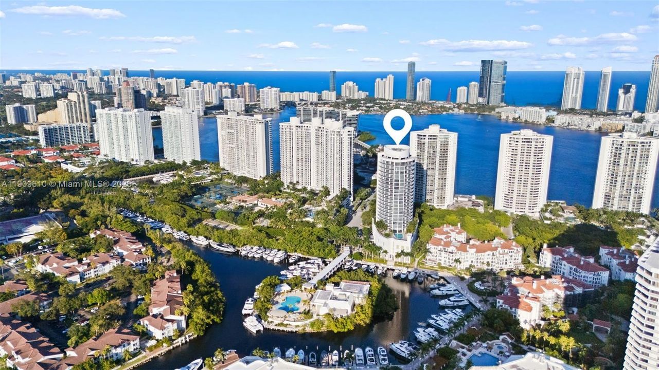 出租: $12,500 (3 贝兹, 3 浴室, 2235 平方英尺)