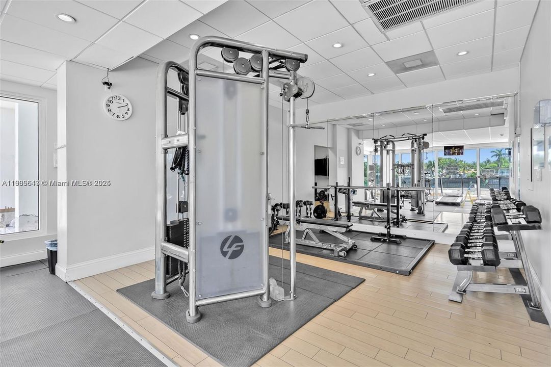 For Sale: $575,000 (2 beds, 2 baths, 1362 Square Feet)