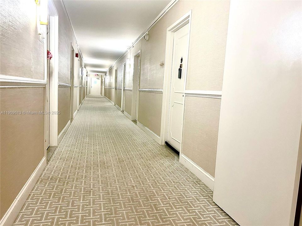 For Sale: $575,000 (2 beds, 2 baths, 1362 Square Feet)