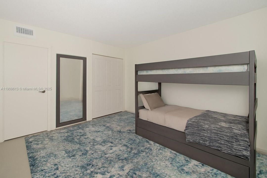 For Sale: $575,000 (2 beds, 2 baths, 1362 Square Feet)