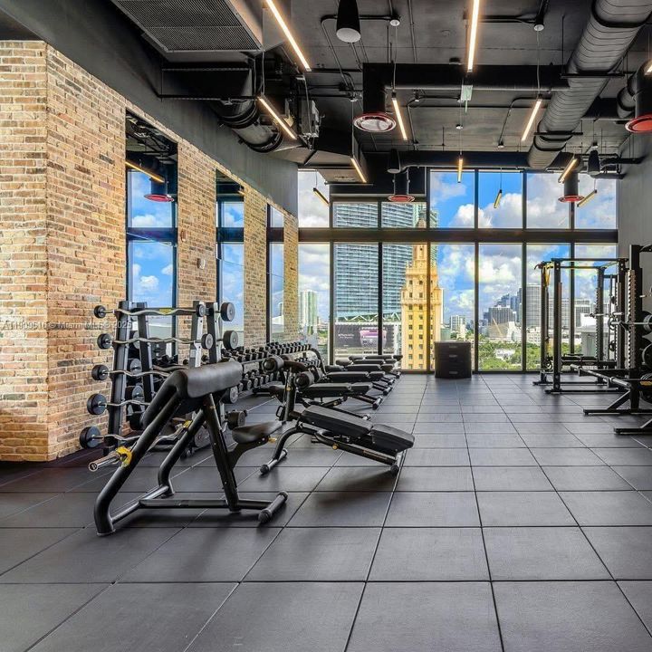 待售: $750,000 (0 贝兹, 1 浴室, 442 平方英尺)