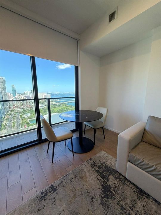 待售: $750,000 (0 贝兹, 1 浴室, 442 平方英尺)