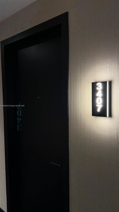 待售: $750,000 (0 贝兹, 1 浴室, 442 平方英尺)