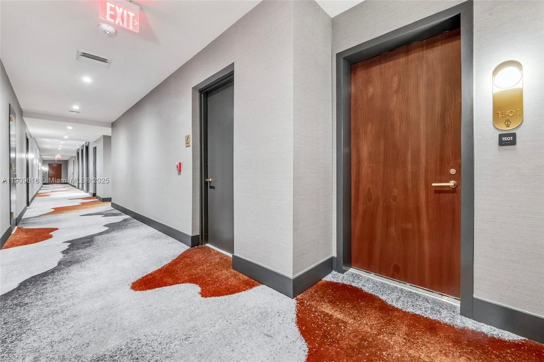 For Rent: $22,000 (3 beds, 3 baths, 1711 Square Feet)