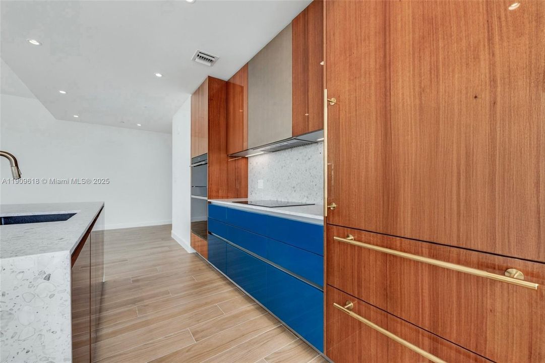 For Rent: $22,000 (3 beds, 3 baths, 1711 Square Feet)