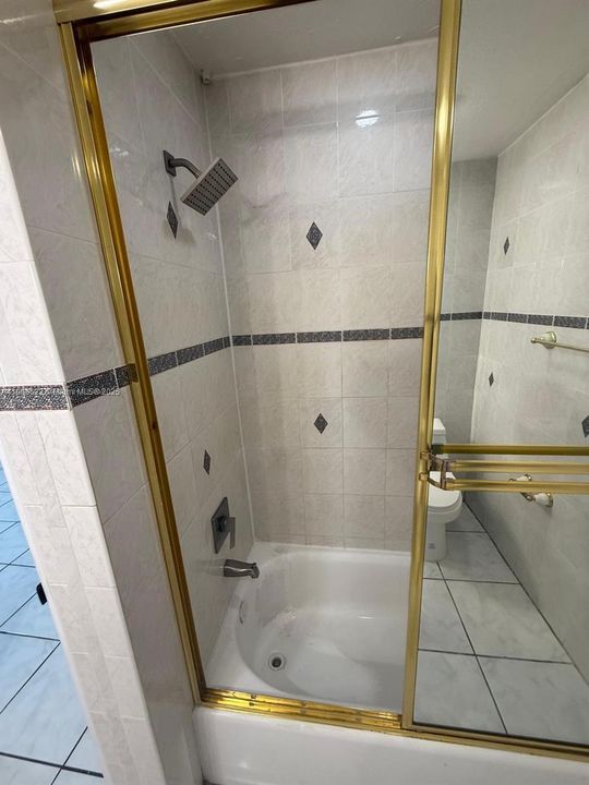 Active With Contract: $1,600 (1 beds, 1 baths, 0 Square Feet)