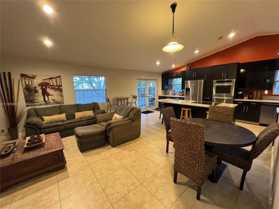 For Sale: $572,000 (3 beds, 2 baths, 1380 Square Feet)