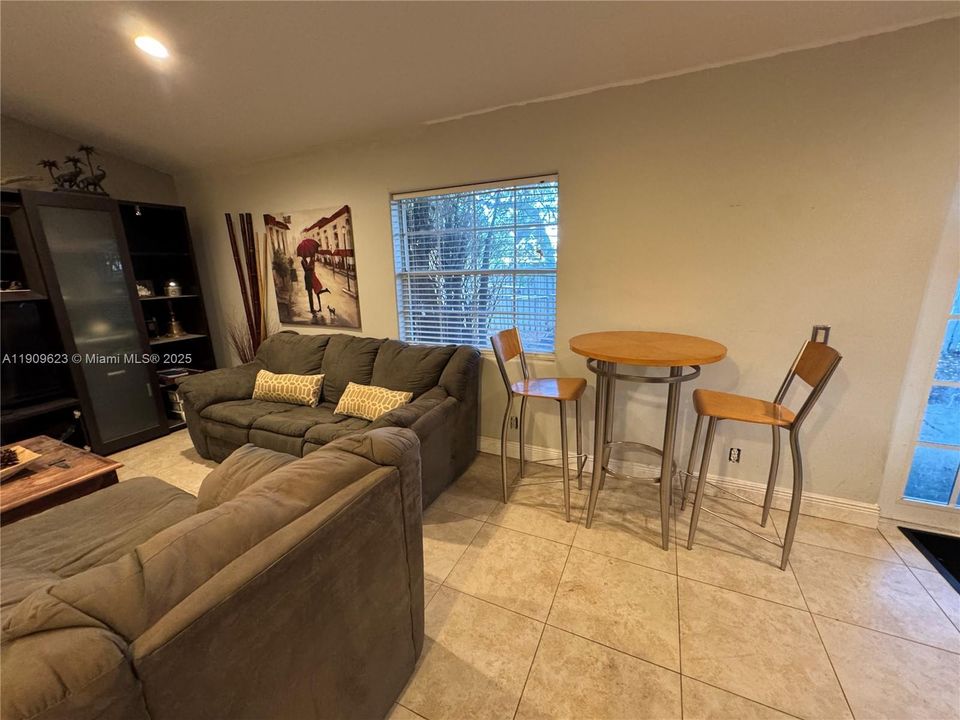 For Sale: $572,000 (3 beds, 2 baths, 1380 Square Feet)