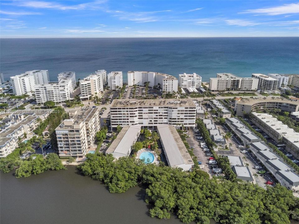 На продажу: $620,000 (2 спален, 2 ванн, 1541 Квадратных фут)