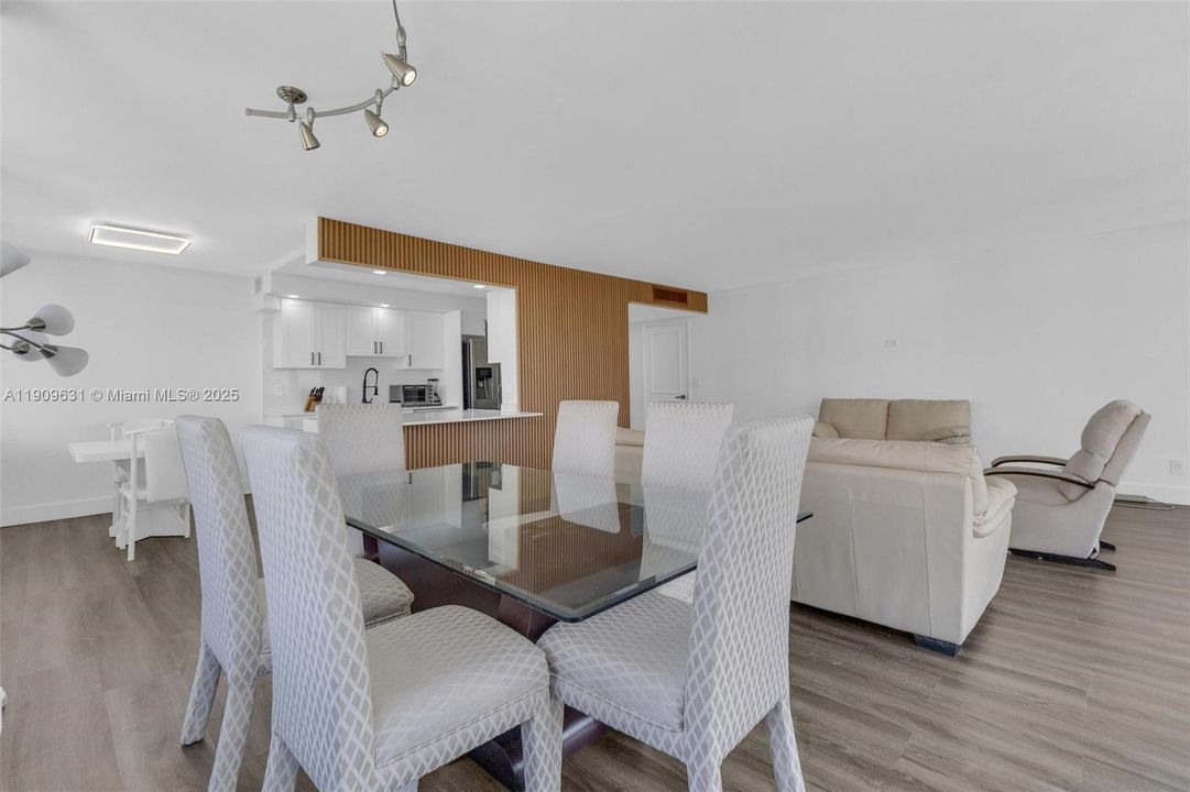 На продажу: $620,000 (2 спален, 2 ванн, 1541 Квадратных фут)