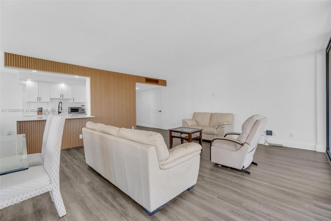 На продажу: $620,000 (2 спален, 2 ванн, 1541 Квадратных фут)