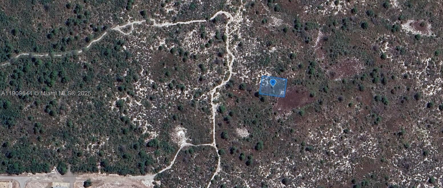 待售: $5,900 (0.23 acres)