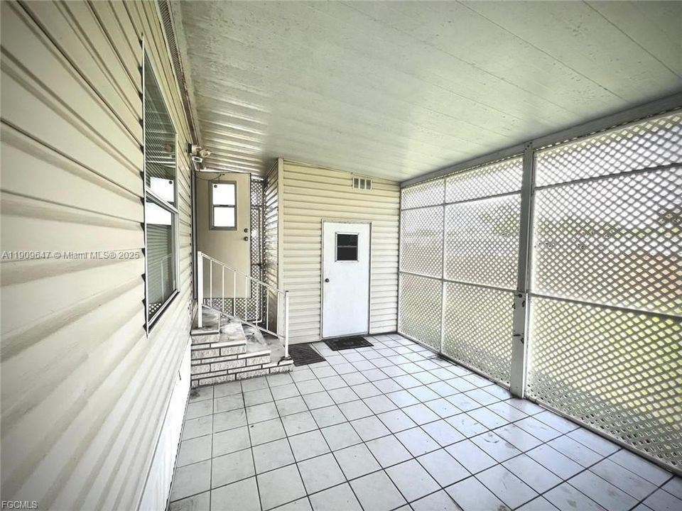 Недавно продано: $120,000 (2 спален, 2 ванн, 0 Квадратных фут)