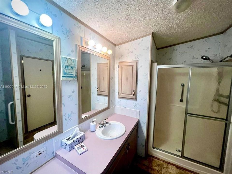 Недавно продано: $120,000 (2 спален, 2 ванн, 0 Квадратных фут)