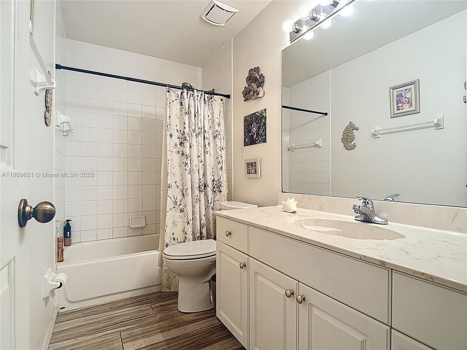 For Sale: $495,000 (3 beds, 2 baths, 1881 Square Feet)