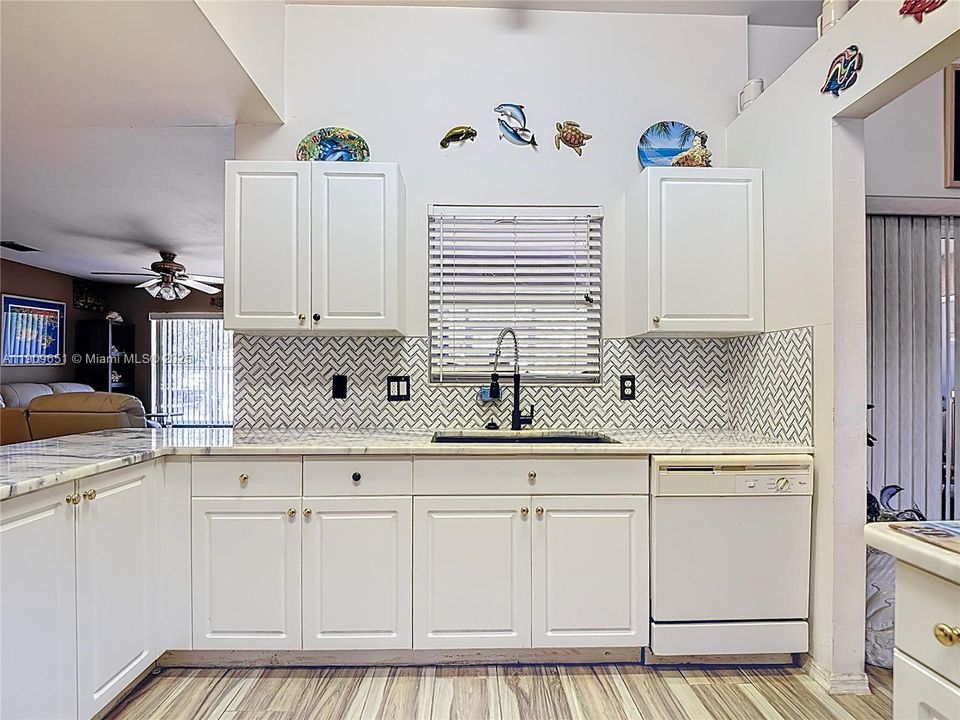 For Sale: $495,000 (3 beds, 2 baths, 1881 Square Feet)