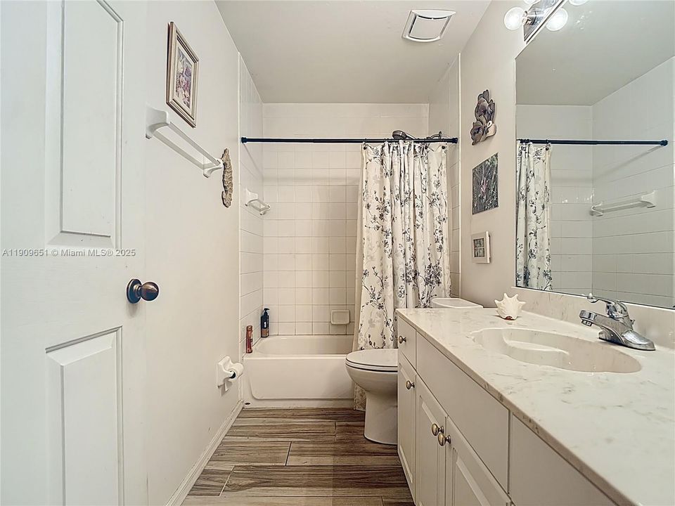 For Sale: $495,000 (3 beds, 2 baths, 1881 Square Feet)