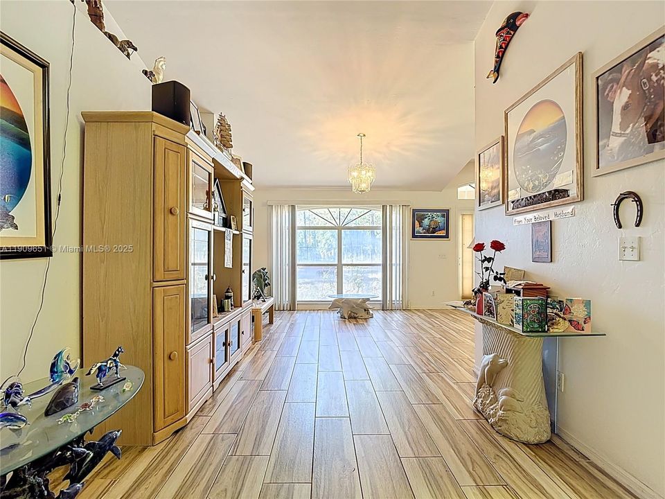 For Sale: $495,000 (3 beds, 2 baths, 1881 Square Feet)