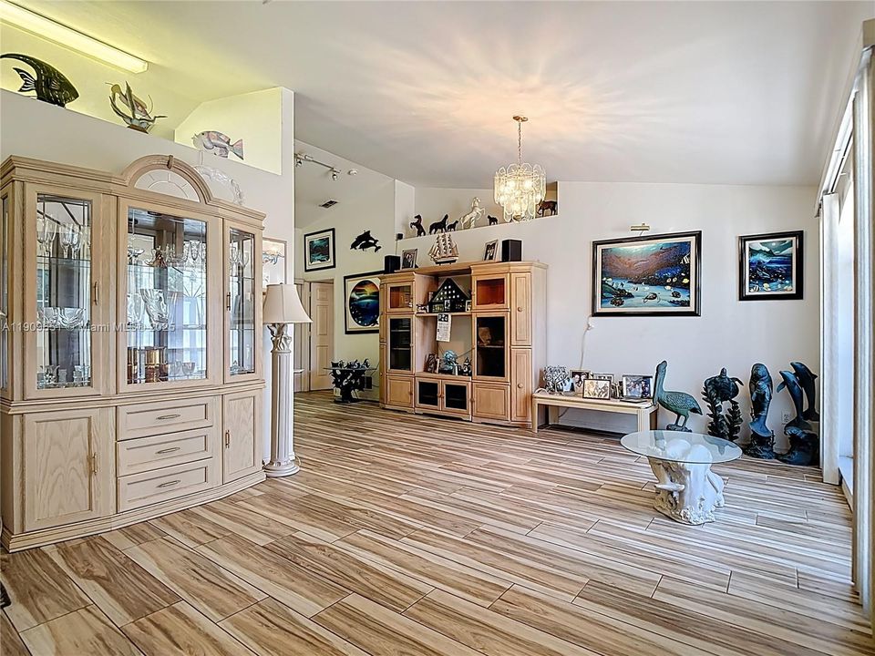 For Sale: $495,000 (3 beds, 2 baths, 1881 Square Feet)