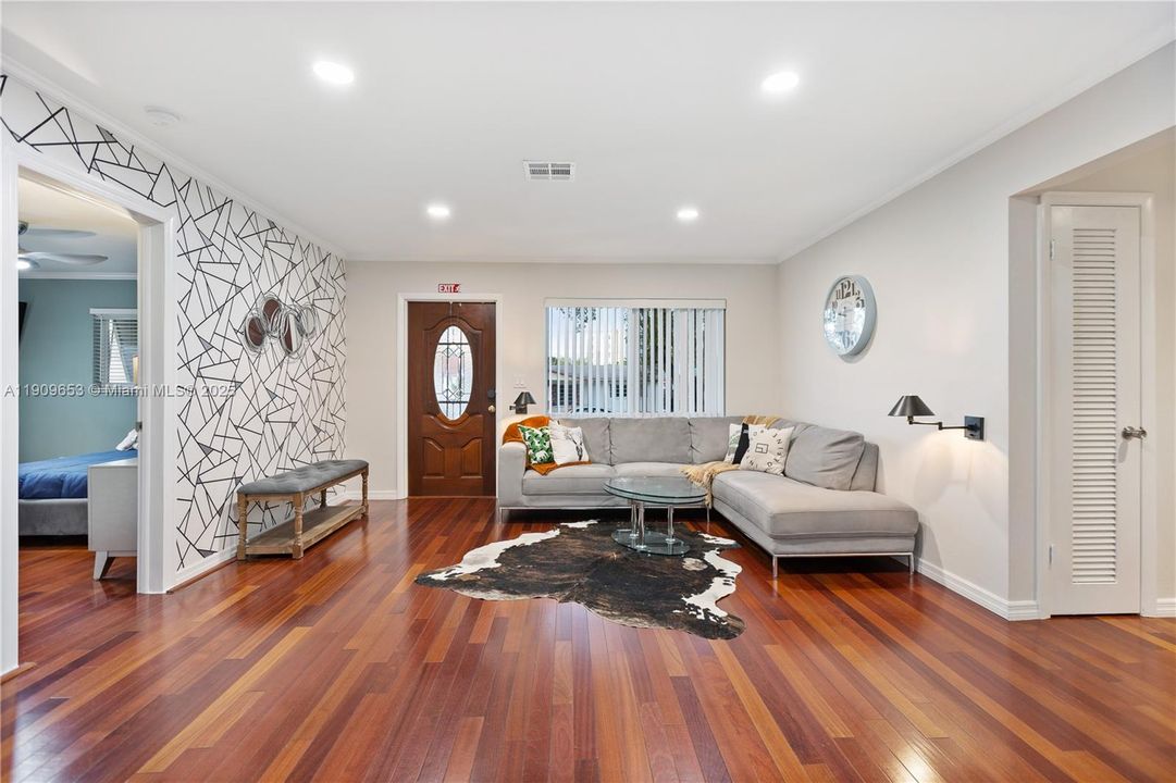 For Rent: $5,450 (4 beds, 3 baths, 1549 Square Feet)