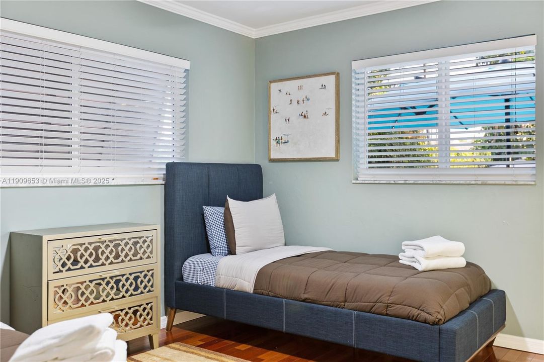 For Rent: $5,450 (4 beds, 3 baths, 1549 Square Feet)