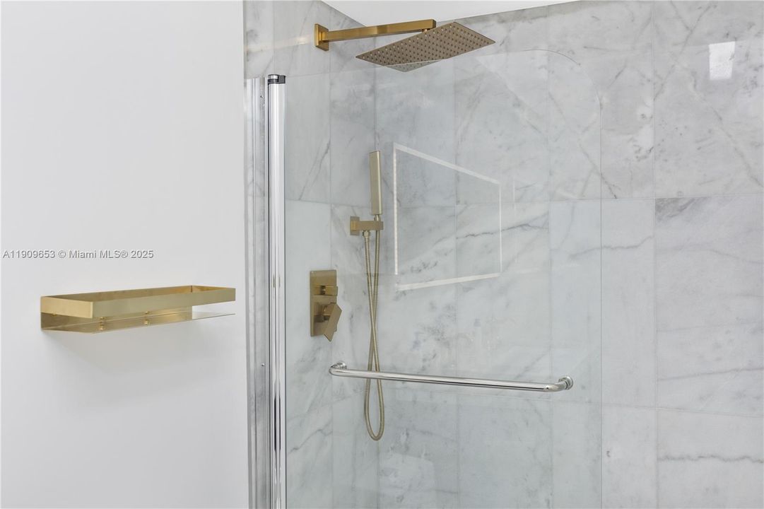 For Rent: $5,450 (4 beds, 3 baths, 1549 Square Feet)