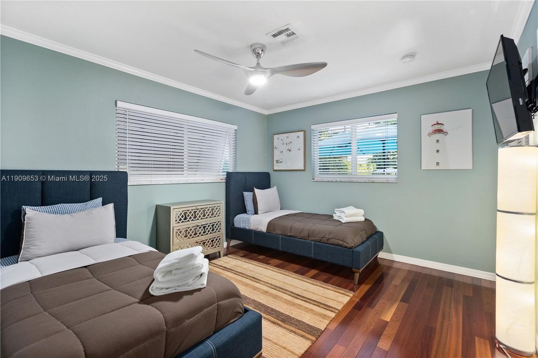 For Rent: $5,450 (4 beds, 3 baths, 1549 Square Feet)