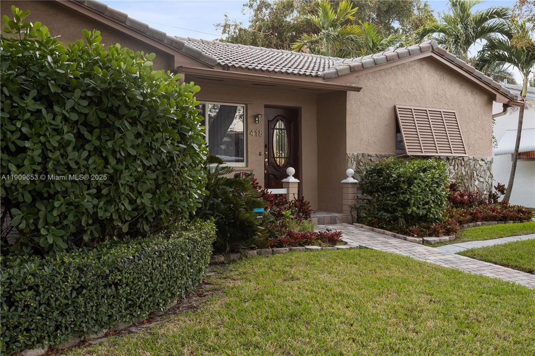 For Rent: $5,450 (4 beds, 3 baths, 1549 Square Feet)