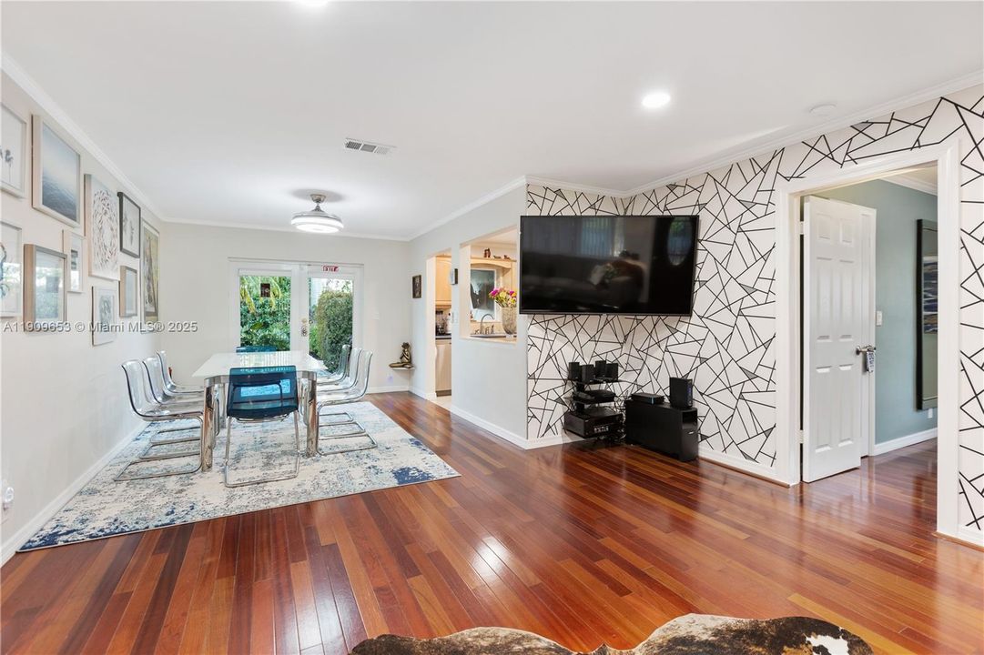 For Rent: $5,450 (4 beds, 3 baths, 1549 Square Feet)