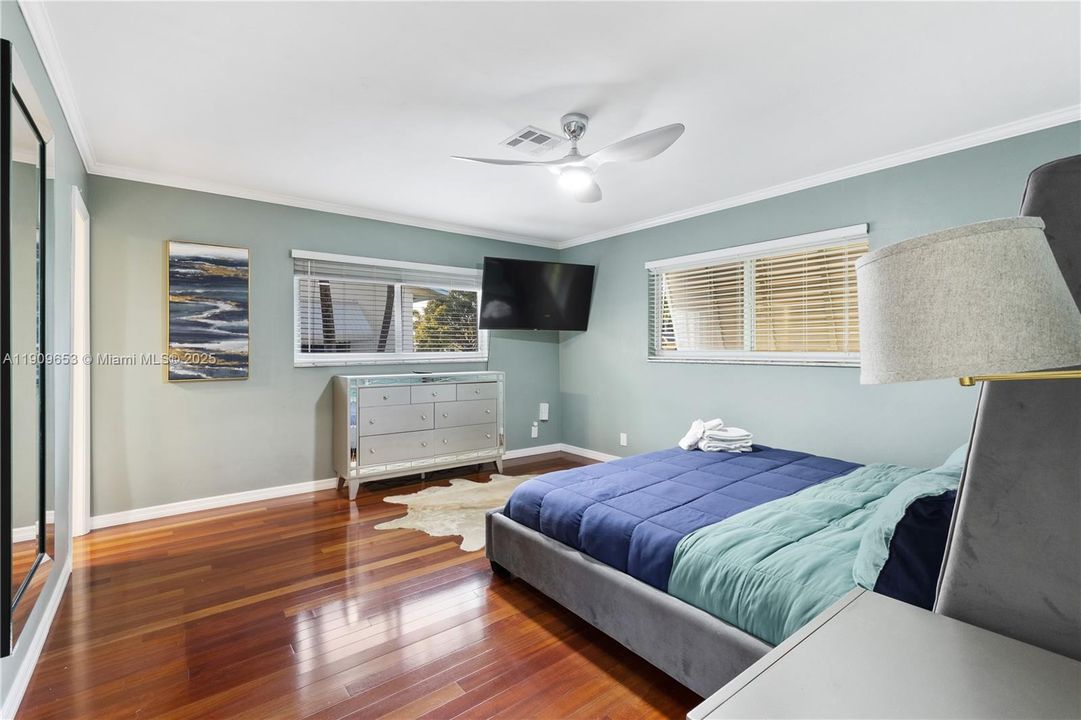 For Rent: $5,450 (4 beds, 3 baths, 1549 Square Feet)